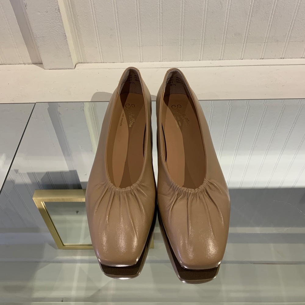Seychelles Women's Taupe Leather Gathered Vamp Flats